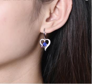 Boucles d'oreilles en saphir 925 en argent sterling matériel femelle exquis saphir en forme de coeur boucles d'oreilles cadeau fête