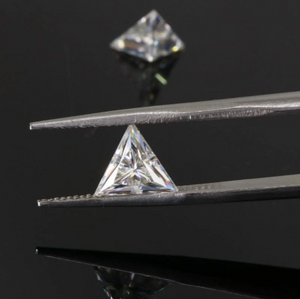 4.0mm Triangle Cut Haute Qualité VVS D Couleur 3EX Usine En Gros Moissanite