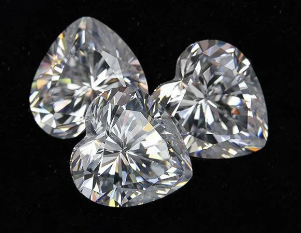 Prix ​​de gros d'usine VVS de haute qualité DEF Moissanite en forme de coeur blanc