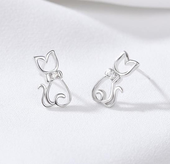 Boucles d'oreilles élégantes pour femmes en argent sterling 925 avec chaton