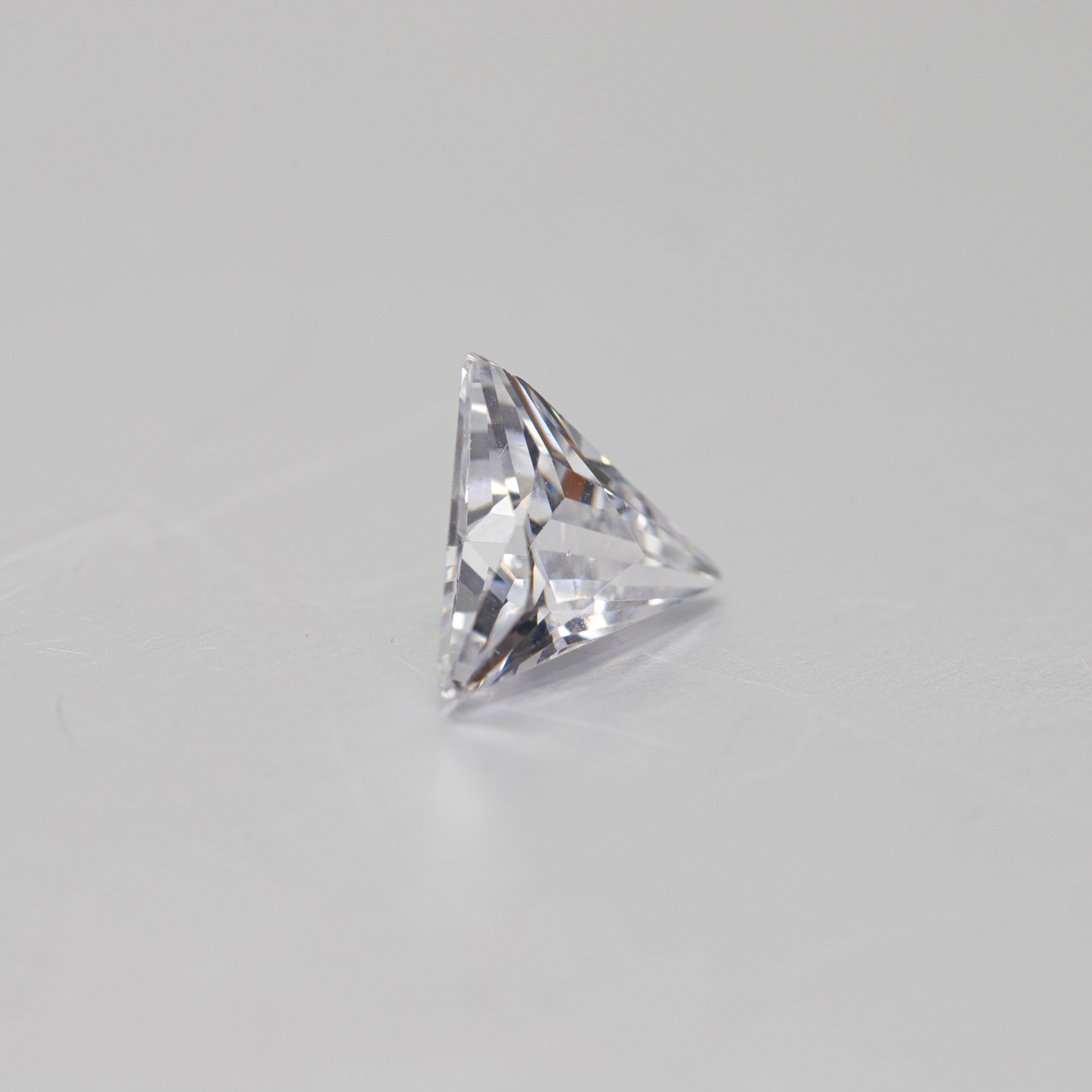 Triangle White Factory Prix de gros de haute qualité Cubic Zirconia