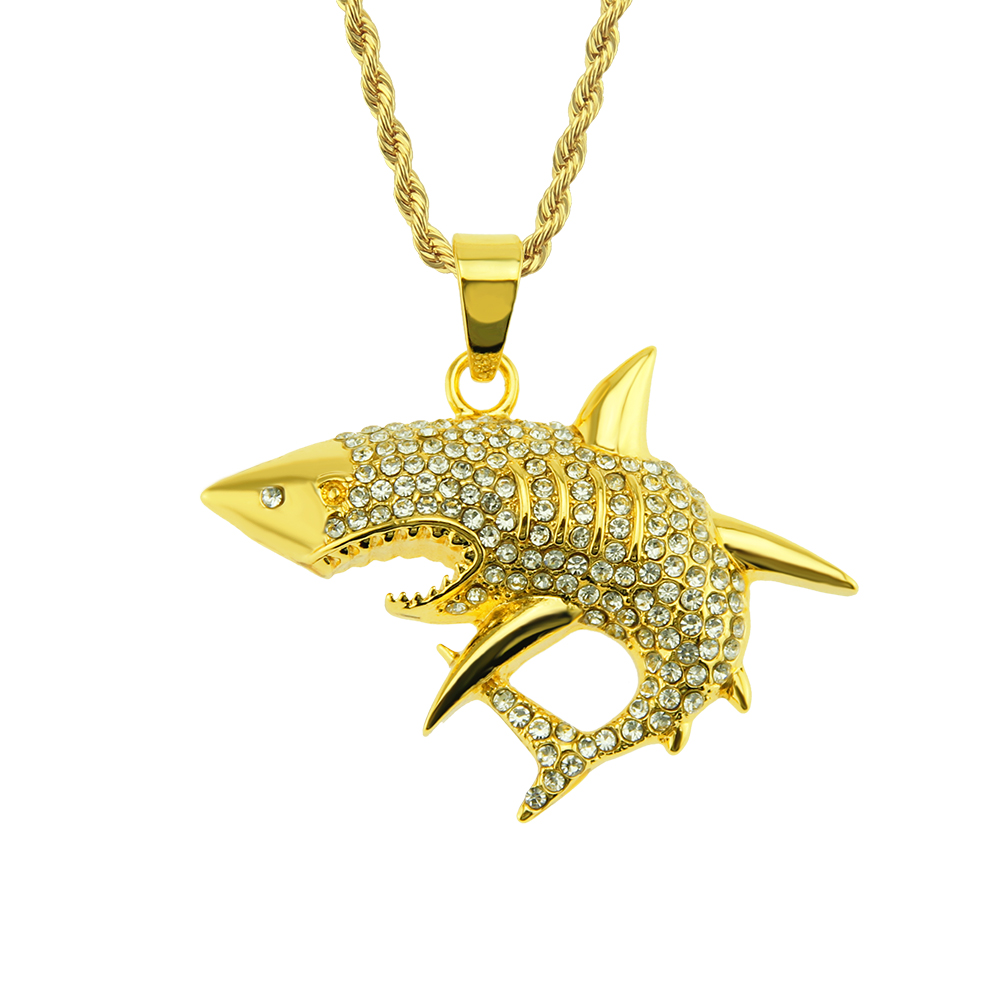 Collier pendentif hip hop avec requin féroce