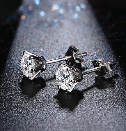 Nouvelle arrivée Moissanite Gemstone Stud Boucles d'oreilles pour les femmes Solid 925 Sterling Silver D Couleur