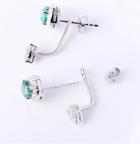 Boucles d'oreilles en argent sterling avec gemme verte Bijoux exquis Boucles d'oreilles de mariage avec gemme verte brillante S925