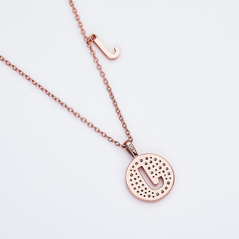 Série alphabétique J Lovely collier en or rose