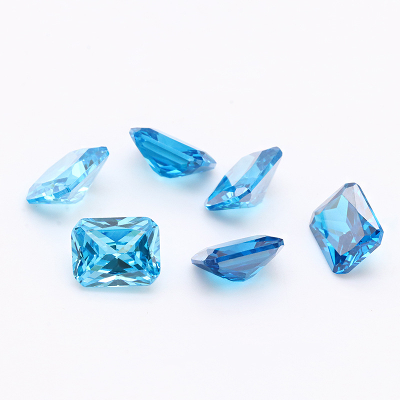 Zircon de gros en usine de pierres précieuses en cristal bleu clair 3A