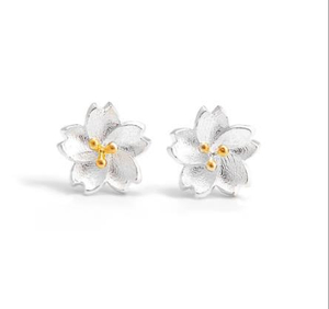 Boucles d'oreilles mignonnes pour femmes plaquées en argent sterling au jasmin blanc pur 925