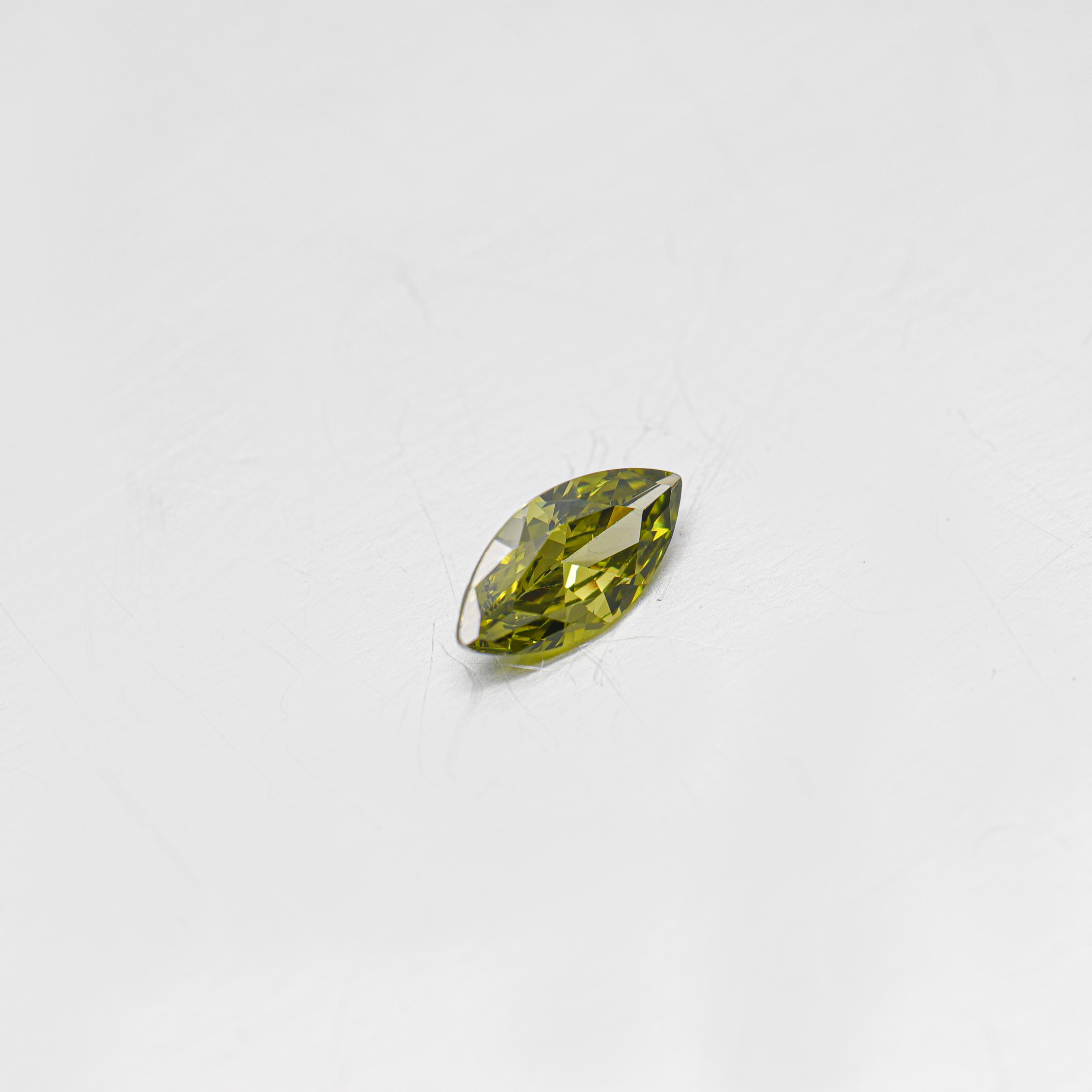 Nouvelle couleur vert olive haute qualité Marquise Cut Cubic Zirconia