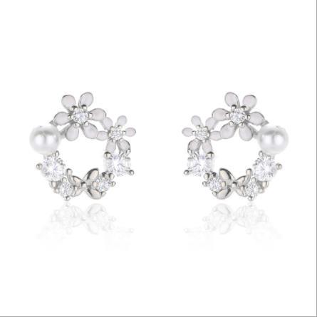 Belles boucles d'oreilles plaquées en argent sterling 925 de fée de fleurs fraîches de printemps