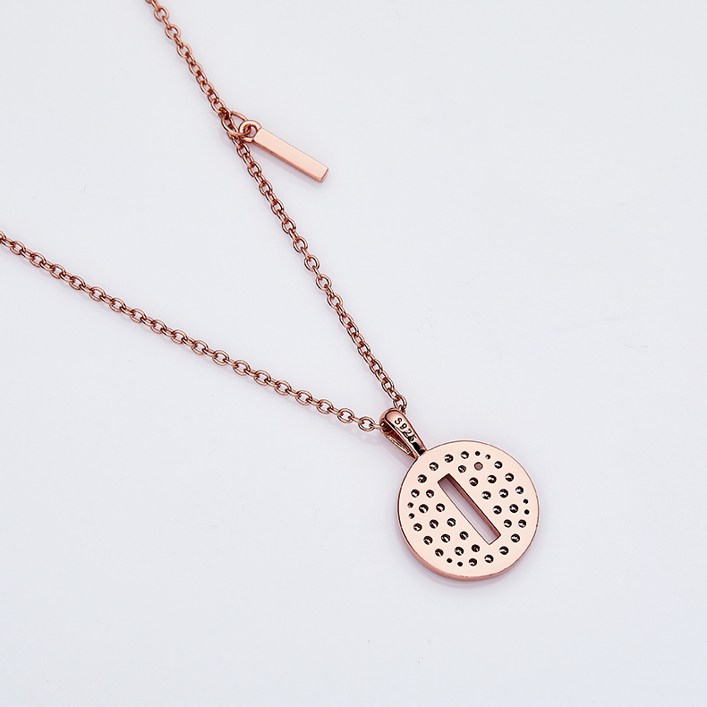 Série alphabétique I Lovely collier en or rose