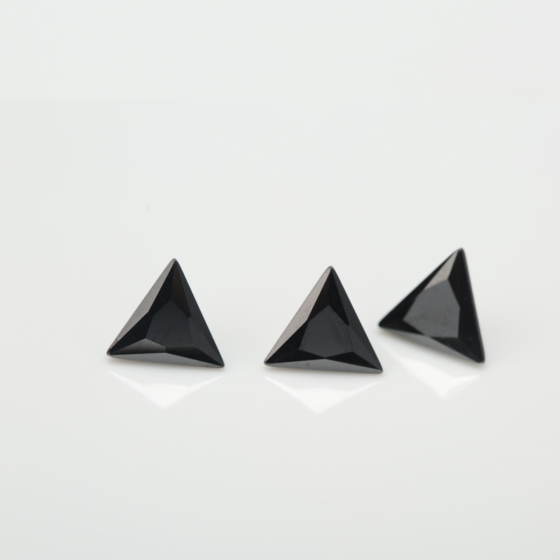 5A Noir Fabrication Triangle Zircone cubique de gros pour les bijoux