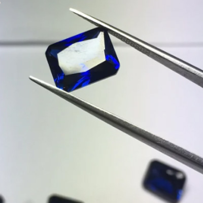  Radiant Cut Blue Sapphire 3ex Gemstone de haute qualité