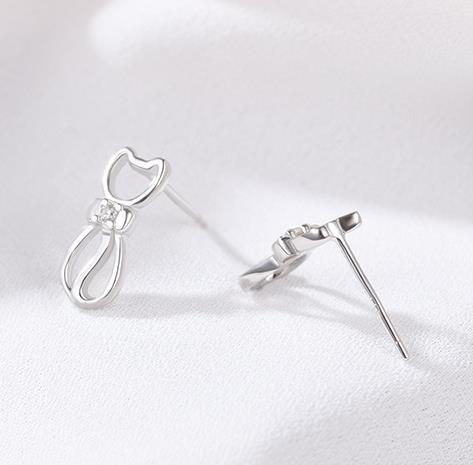 Boucles d'oreilles pour femmes élégantes et ravissantes en argent sterling 925 avec chaton