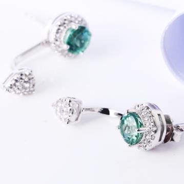 Boucles d'oreilles en argent sterling avec gemme verte Bijoux exquis Boucles d'oreilles de mariage avec gemme verte brillante S925