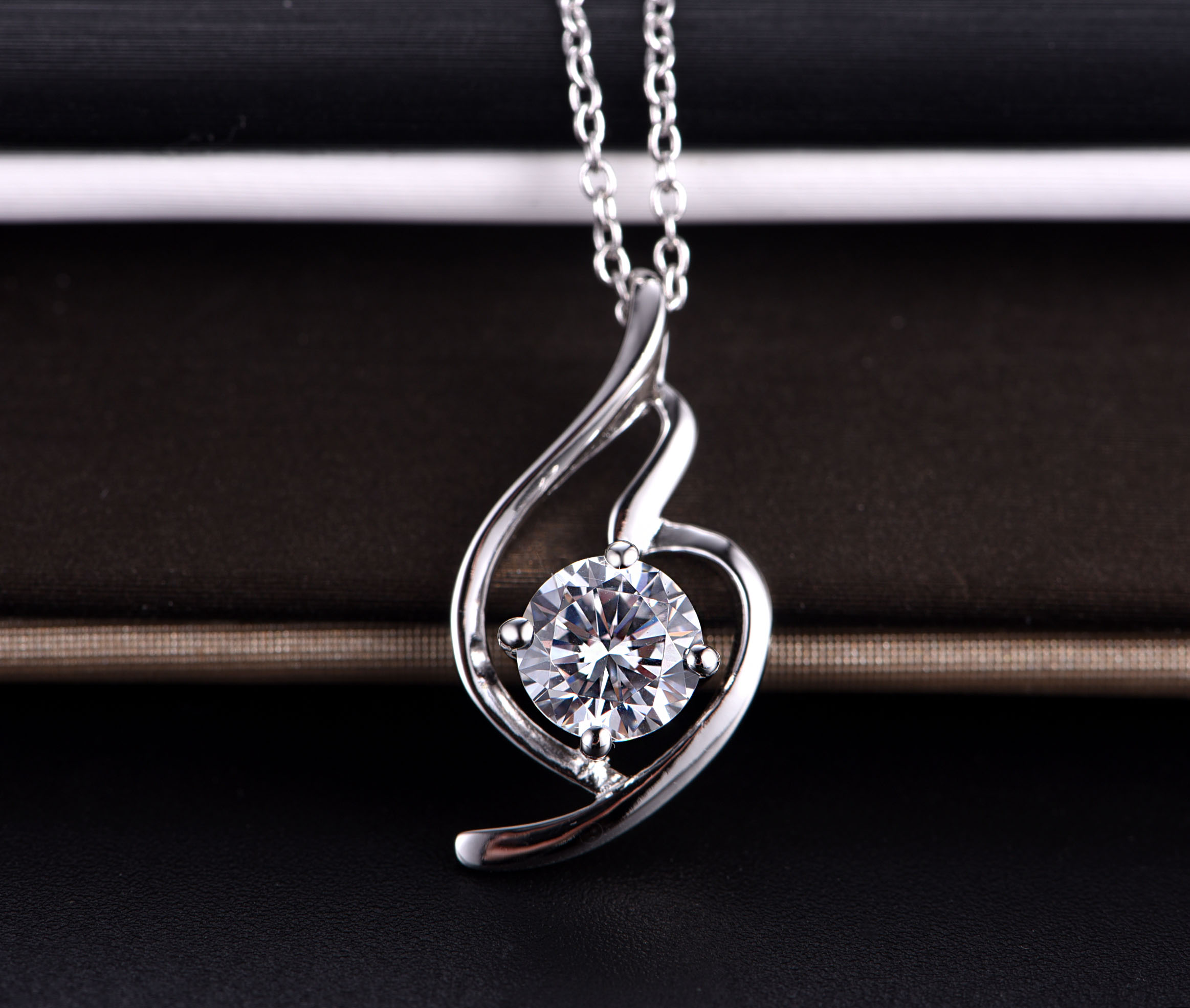 Collier en argent sterling 925 avec pierre de moissanite personnalisée de qualité supérieure