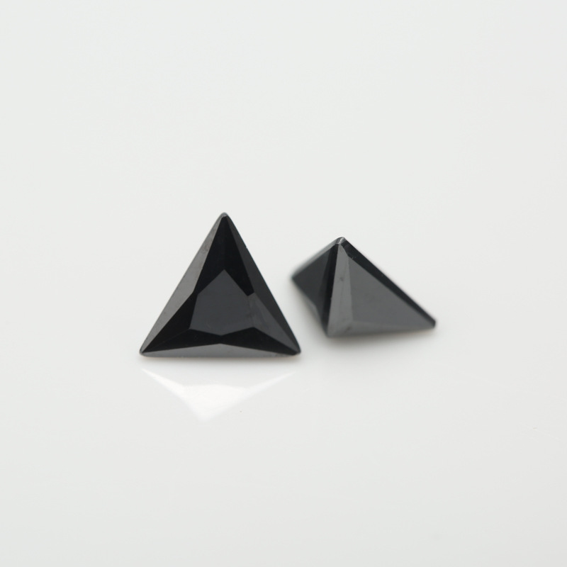 5A Noir Fabrication Triangle Zircone cubique de gros pour les bijoux