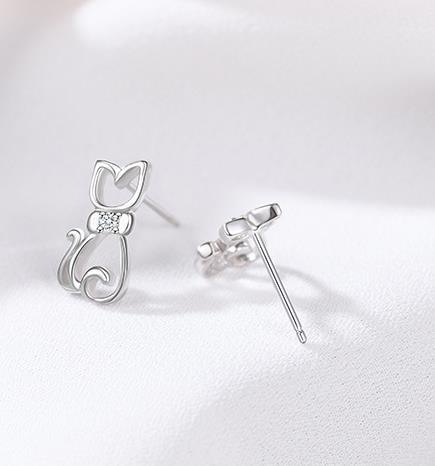 Boucles d'oreilles élégantes pour femmes en argent sterling 925 avec chaton