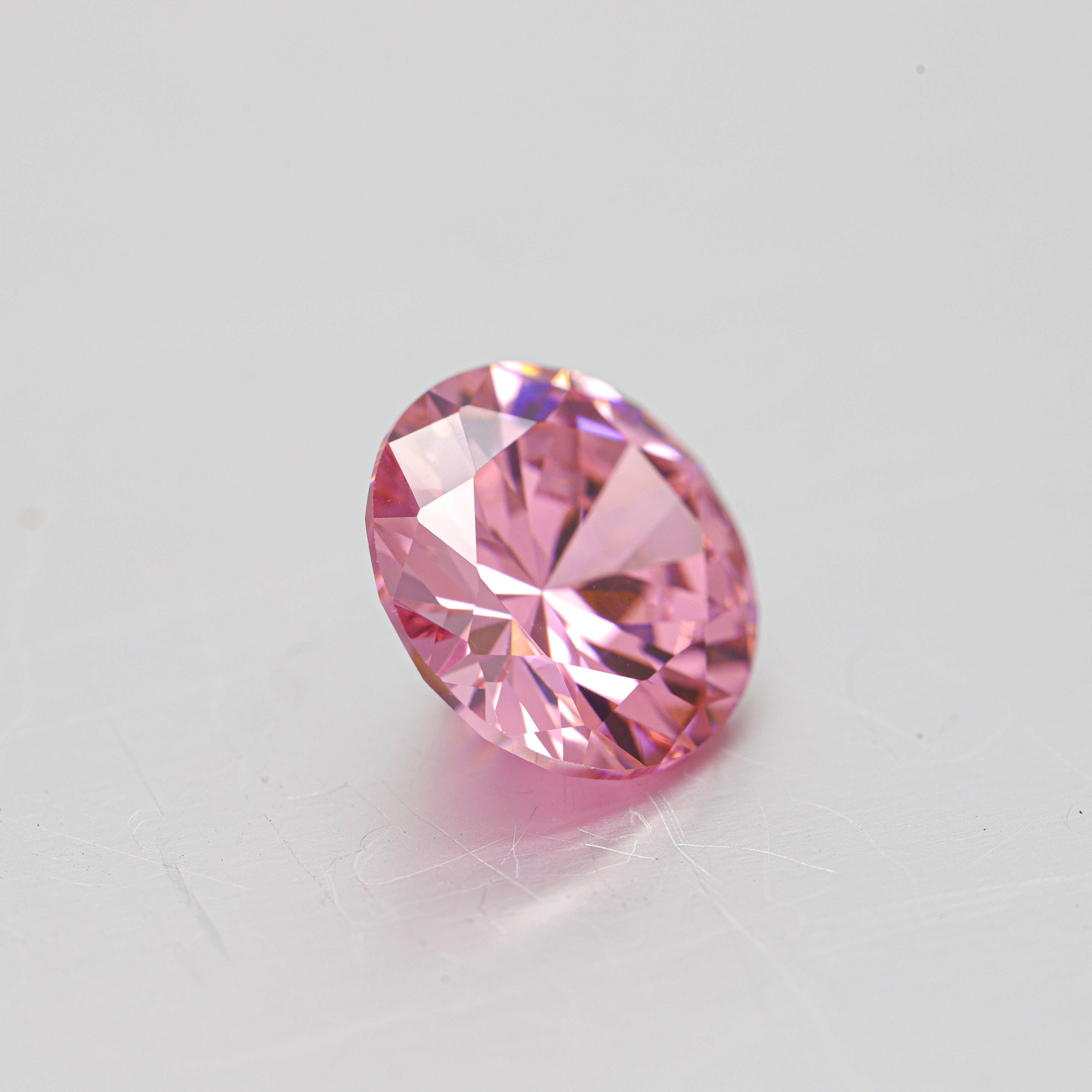 Diamant synthétique de moissanite rose cultivé en laboratoire de forme ovale de VVS pour des bijoux