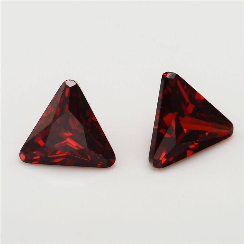 5A Oxblood Red Fabrication Triangle Zircone cubique de gros pour les bijoux