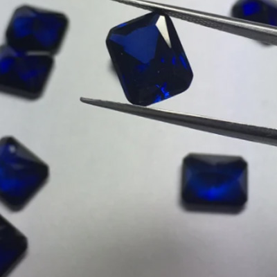  Radiant Cut Blue Sapphire 3ex Gemstone de haute qualité