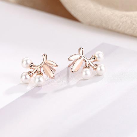 Boucles d'oreilles en perles pour femmes plaquées en argent sterling 925 de la série Flower And Fruit