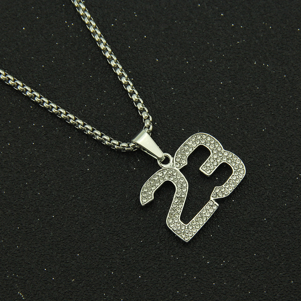 Collier pendentif Hip Hop numéro 23