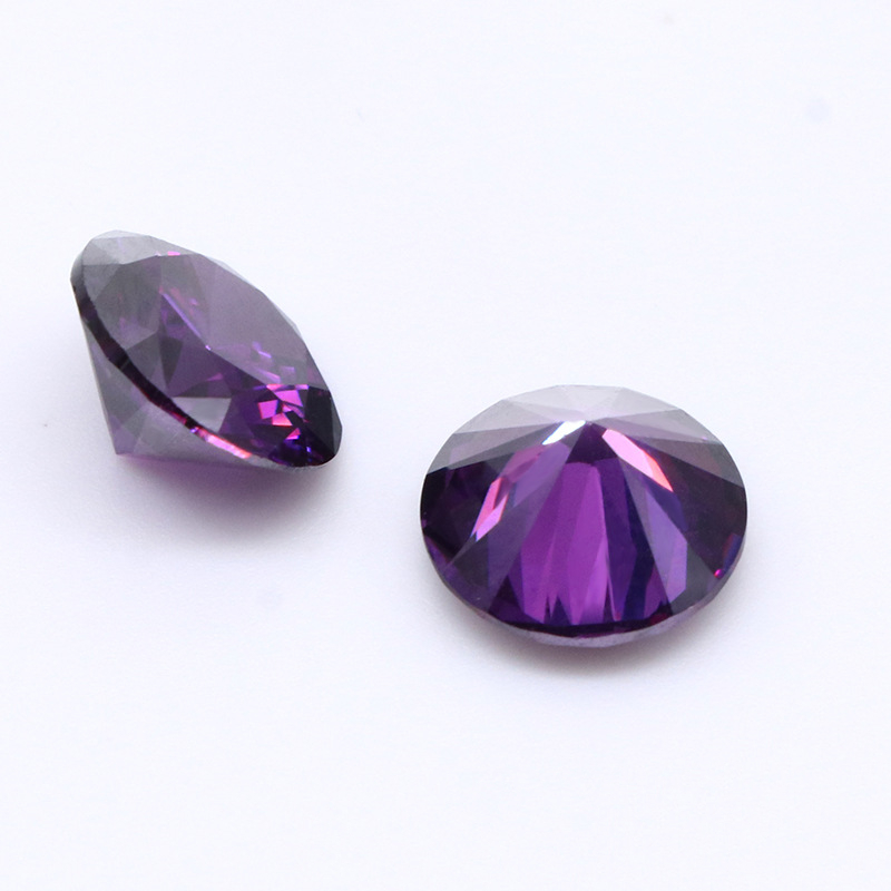 Gemme de bijoux en zircon cubique violet foncé