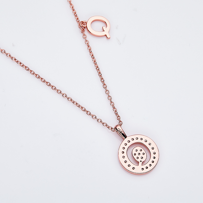 Série alphabétique Q Lovely collier en or rose