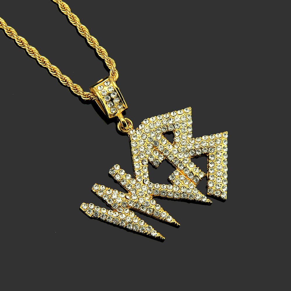 Collier Niche Pendentif Cristal Recouvert d'Or