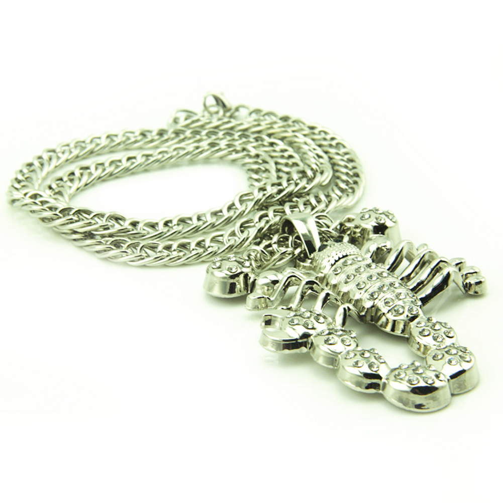 Collier Pendentif Scorpion Platine Plaqué Argent et Diamants