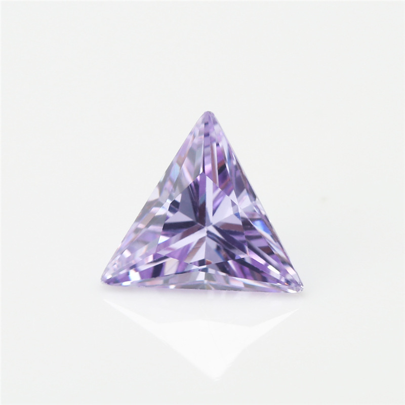 Fabricant de gros 5A Lavande Triangle Zircon cubique pour les bijoux